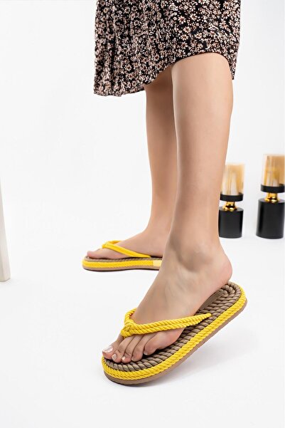Shupe Жовті зручні жіночі солом'яні капці - між пальцями