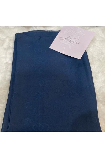 QUB Chain Patterned Shawl