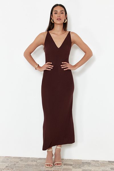 Trendyol Collection Кафява макси трикотажна базова рокля TWOSS20EL1574