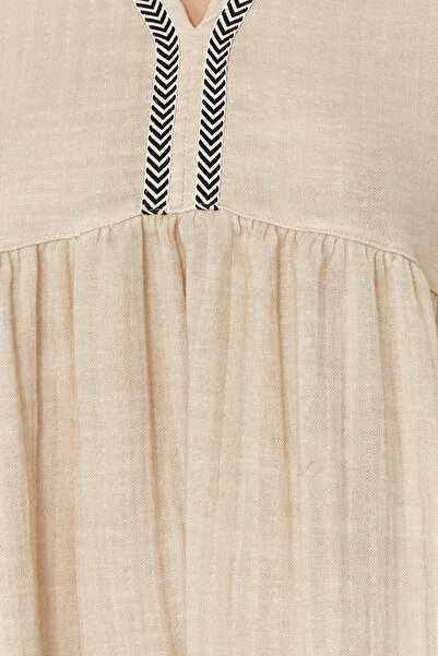 Trendyol Collection Rochie de plajă din muselină, accesoriu cu dungi țesute, cu croială largă, bej TBESS24EL00117