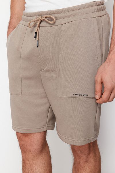 Trendyol Collection Nyomtatott szöveggel normál szabású rövidnadrág és Bermuda - TMNSS24SR00056