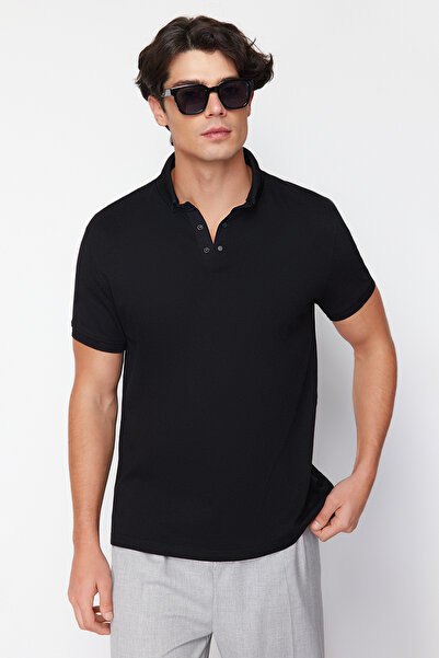 Trendyol Collection Černé tričko Polo s výstřihem Regular/Normal Cut TMNSS24PO00047