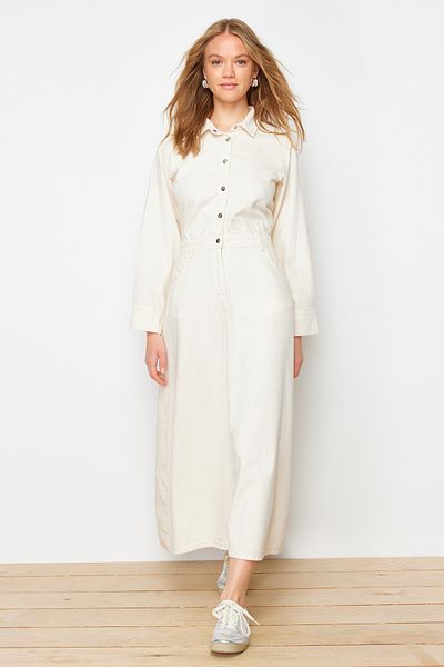 Trendyol Collection Ecru Maxi-Jeanshemdkleid – Feste Passform, schlichter Stil TWOSS24EL00925