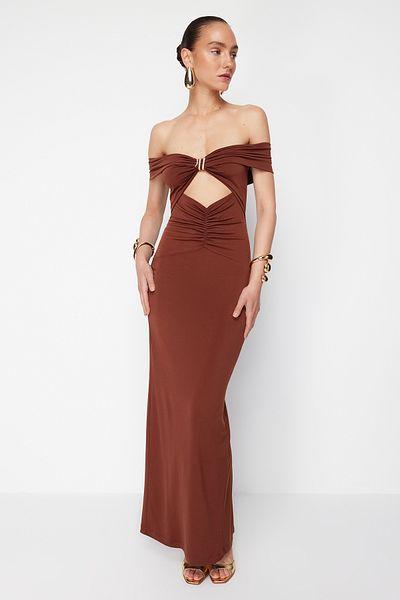 Trendyol Collection Zeynep Tosun Σκούρο καφέ πλεκτό βραδινό φόρεμα φιδιού - Φόρεμα επιστροφής στο σπίτι TCLSS24AE00014