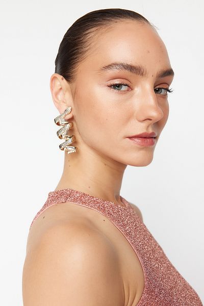 Trendyol Collection X Zeynep Tosun Gold Snake Detailed Earrings TCLSS24BK00001