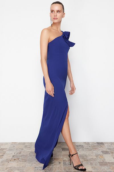 Trendyol Collection Довга вечірня сукня з одним рукавом Volan Saks TPRSS24AE00152
