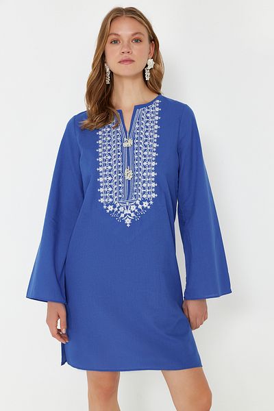 Trendyol Collection Modré mini tkané vyšívané plážové šaty ze 100% bavlny TBESS24EL00148