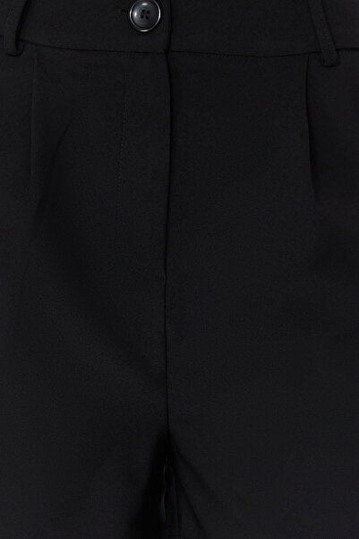 Trendyol Collection Black Regular Fit Woven City Shorts Twoss24Sr00191