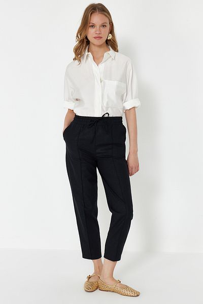 Trendyol Collection Schwarze Schlupfhose aus Leinenmischung mit elastischem Bund TWOSS24PL00144