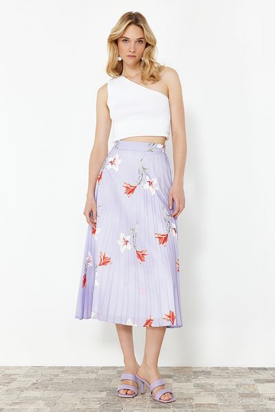 Trendyol Collection Lilafarbener plissierter Maxirock aus Satin mit Blumenmuster TWOSS24ET00141