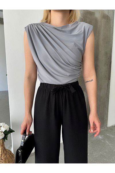 ubmbutik Sleeveless Luxury Women's Blouse with Sandy Fabric and Cross Gather Detail
