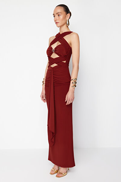 Trendyol Collection Detailní večerní šaty Zeynep Tosun v cihlové barvě hada – šaty pro návrat domů TCLSS24AE00000