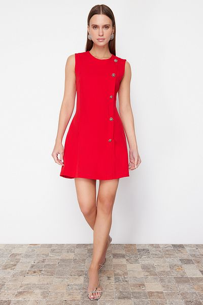 Trendyol Collection Csípős nyakú piros miniruha - egyenes kivágással és gombos részletekkel TWOSS24EL00704