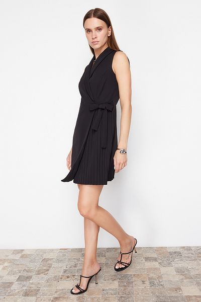 Trendyol Collection Detailní černé dvouřadé tkané šaty TWOSS24EL00793