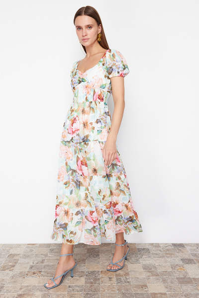 Trendyol Collection Сукня максі з воланами А-силуету з деталлю "гіпюр" на підкладці з рожевим квітковим візерунком TWOSS24EL00807