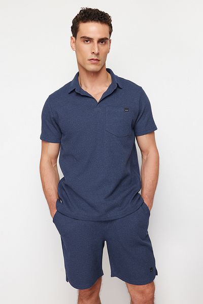 Trendyol Collection Strukturiertes Trainingsanzug-Set mit Indigo-Polokragen – Normale Schnittform TMNSS23EM00003