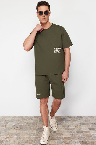 Trendyol Collection Trainingsanzug-Set aus Baumwolle in Khaki, bequeme Passform, aufgedruckter Text TMNSS23EM00001