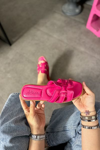 SHOEBELLAS Fuchsia Lorin Women's Slippers