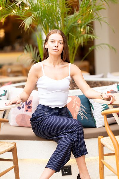 VerdeBlanco Rope Strap Crop Top - Stylish and Comfortable Design