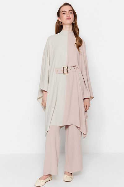 Trendyol Modest Bézs színű blokkolt derék, öves tunika-nadrág szőtt öltöny TCTSS23US00046