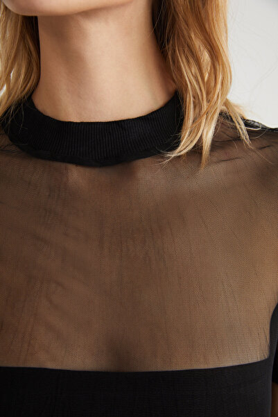 GRIMELANGE Dámské tričko Yoko Crew Neck Crush Effect Tylle Black