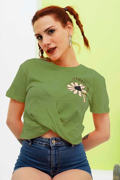 Mood Lab Tricou crop imprimat cu detalii Twist pentru damă