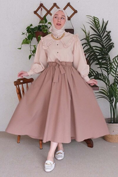 Ceylan Otantik طقم قميص كريمي بياقة مكشكشة وتنورة بالون كراميل