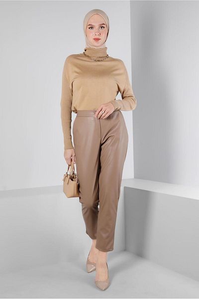 Alvina Buttoned Leather Trousers 70480