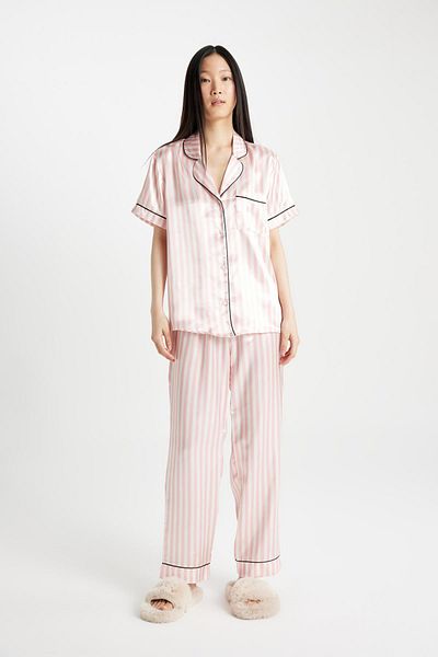 DeFacto Satin-Pyjama-Set mit kurzen Ärmeln, Oberteil und langem Boden D0816ax24sm