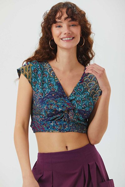 Clandestino Desenli Sırt Detaylı Bağlamalı Bohem Crop Bluz Turkuaz