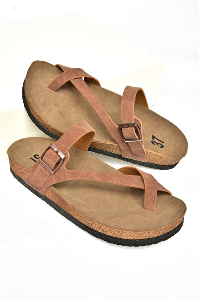 Fox Shoes Жіночі коричневі тапочки B777753002