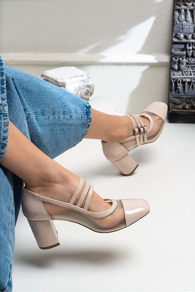 NİŞANTAŞI SHOES Pantofi de damă cu toc gros cu cataramă din piele lacuită bej Electa