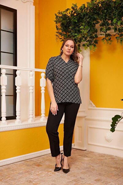 RMG Plus Size Black Patterned Shirt - Sleeve Detail
