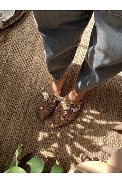 NİŞANTAŞI SHOES Detailné dámske šľapky Lisa Tan Knitted Seashell