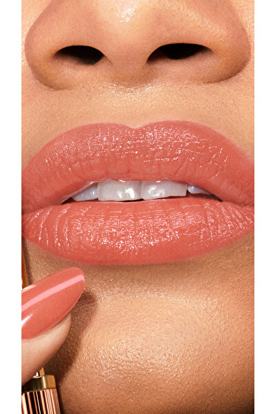 Estee Lauder Işıltılı Bitişli Ruj - Pure Color Explicit Slick Shine Ruj - Renk: 903 Wrong Number