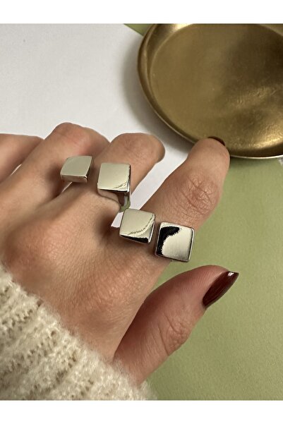 ringbox Gümüş Renk Kare Kesim Üstten Ayarlanabilir Yüzük