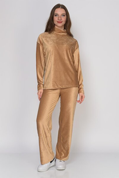 Nuseel Βελούδινο κοστούμι με μισό λαιμό σε μπεζ χρώμα