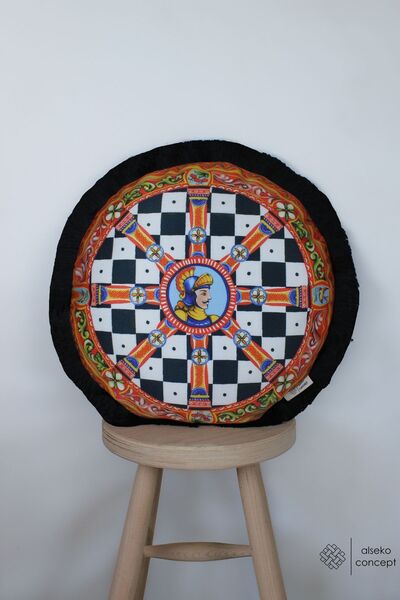 Alseko Concept Siyah Püsküllü, Asker Desenli Yuvarlak Kırlent Çap:43cm (İç Dolgu Dahil)