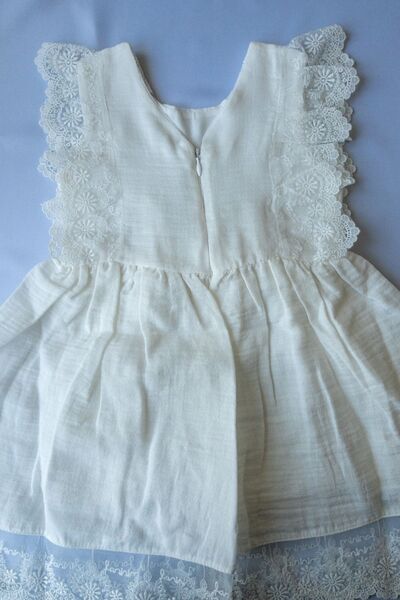 Luludy Kids Beyaz Dantel Detaylı Kız Çocuk Elbise