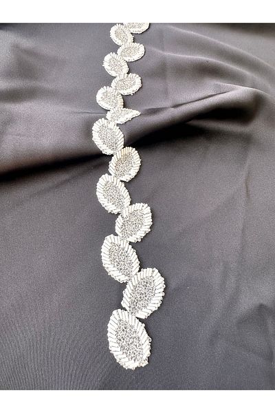 ODDA TASARIM ATÖLYESİ Big Leaf Patterned White Beaded Iron Strip - 1M