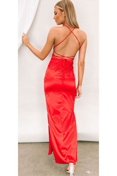 hilaltrendd Sırt dekolteli çift yırtmaç detaylı saten elbise