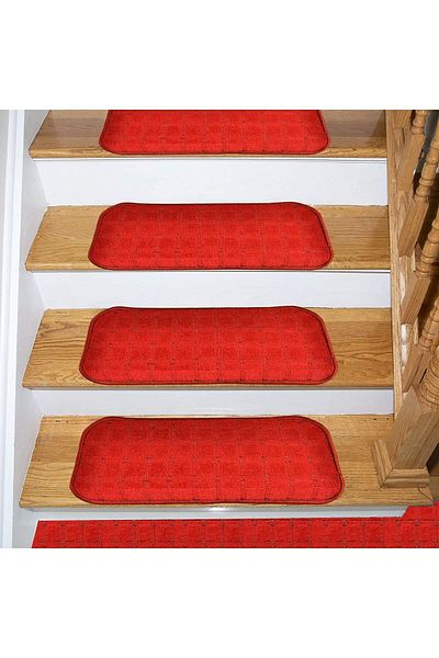 Stepmat Claret Red 16-Piece Square Spotted Curly Carpet Footboard and Stair Mat