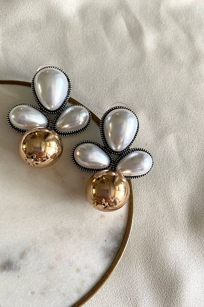 gaila design Steel Design Earrings - Pearl Detailed