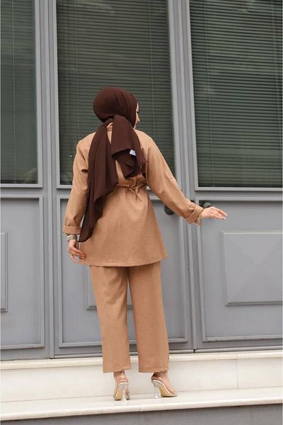 Swana طقم كتان نسائي مكون من قطعتين مع سترة وبنطلون برباط على الخصر - أسمر ضارب للصفرة