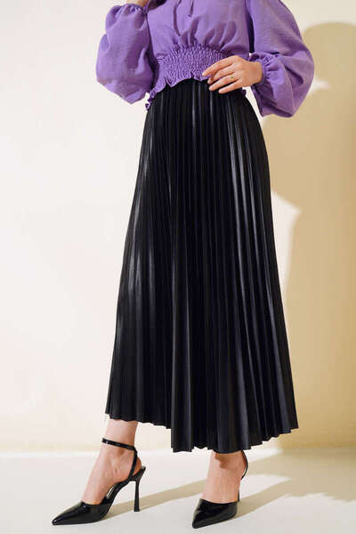 ensade Pleated Leather Skirt