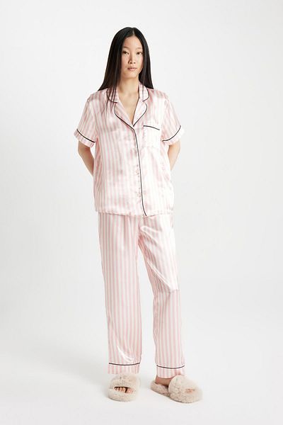 DeFacto Satin-Pyjama-Set mit kurzen Ärmeln, Oberteil und langem Boden D0816ax24sm