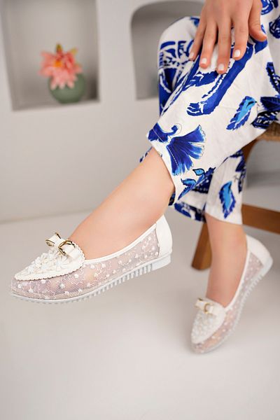 Nexs White Lace and Jewelled Buckle Women's Ballerinas
