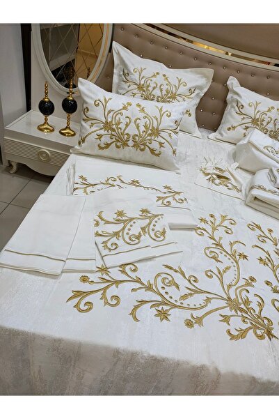 incisecrethome Yatak Örtüsü Ve Nevresim Takımı Toplam Da 10 Parçadan Oluşmaktadır