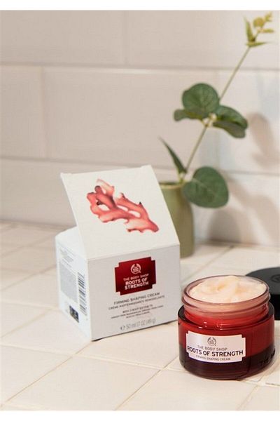 THE BODY SHOP جذور القوة ™   كريم نهاري لشد البشرة وتشكيلها