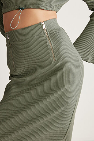 GRIMELANGE Lauren Women's Slim Fit Zipper Detailed Midi Khaki Skirt